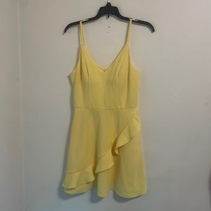 Yellow Junior’s formal dress